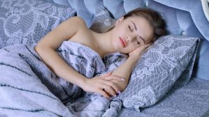 sleeping-red-lips-pillows-nepalvani